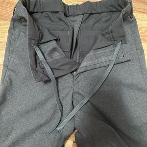 Uniqlo pants grey straight leg with tight waist elegant
